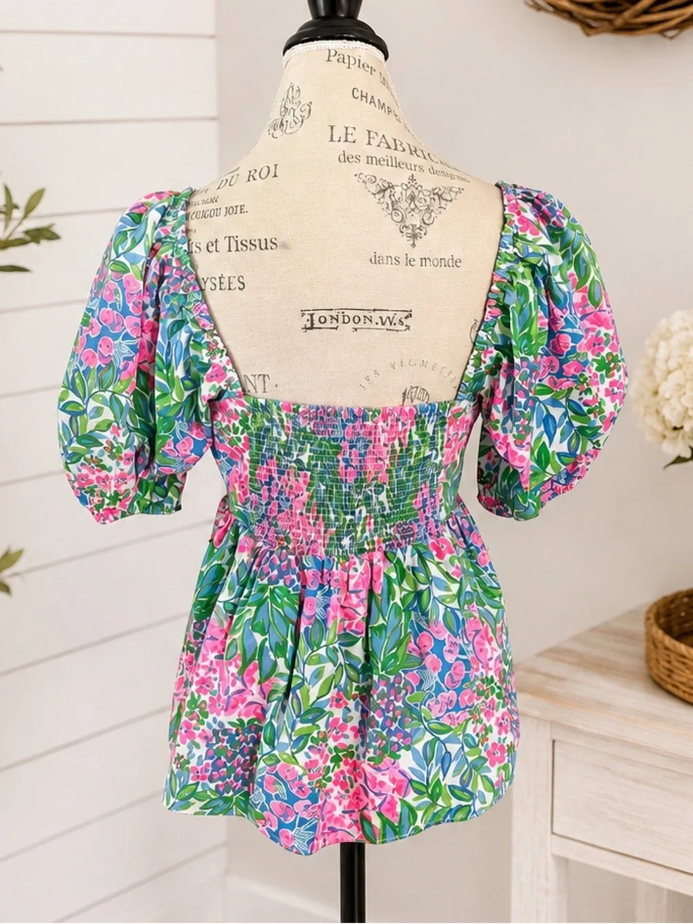 Lilly Pulitzer Kay Puff Sleeve Top Cherry on Top Floral Size 12 NWOT